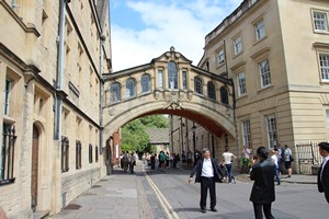 24-06-2025, The Hertford Bridge met rechts Hertford College