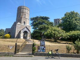 04-07-2025, St. Mary's (voor) en St. Cyriac and St. Julitta (achter)