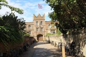 04-07-2025, Toegang tot Jesus College