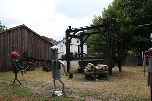 11-07, Kunstwerken bij de steenzaag