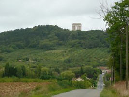 04-09-2025, In de verte het Amerikaanse monument bij Montsec