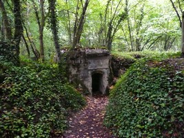 05-09-2025, Ingang naar een kelder in de loopgraaf