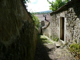 05-09-2025, Smal, steil pad richting heuvel; Promenade des Capucins