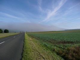 06-09-2025, Dikke mistbank boven de weg